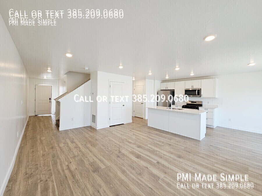$250 off 1st Mo! Beautiful, Spacious and BRIGHT Townhome in Saratoga Springs property image