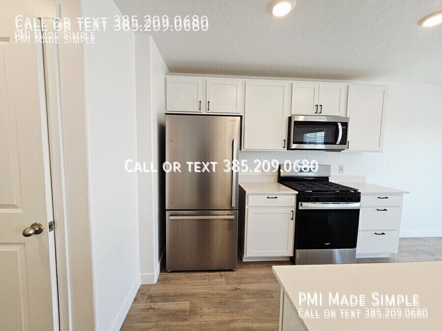 $250 off 1st Mo! Beautiful, Spacious and BRIGHT Townhome in Saratoga Springs property image
