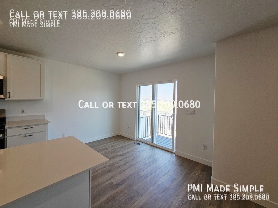 $250 off 1st Mo! Beautiful, Spacious and BRIGHT Townhome in Saratoga Springs property image