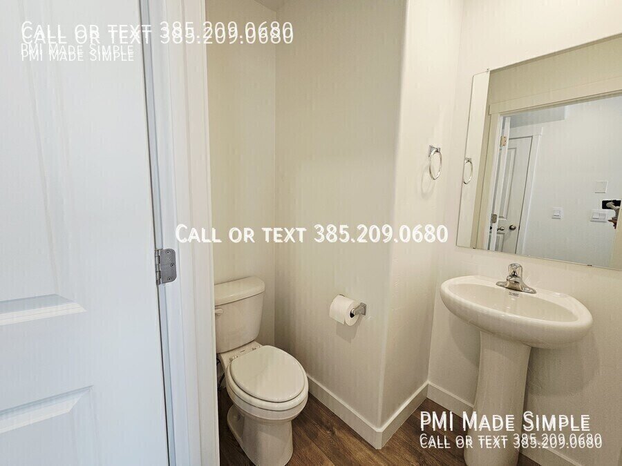 $250 off 1st Mo! Beautiful, Spacious and BRIGHT Townhome in Saratoga Springs property image