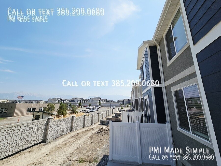 $250 off 1st Mo! Beautiful, Spacious and BRIGHT Townhome in Saratoga Springs property image