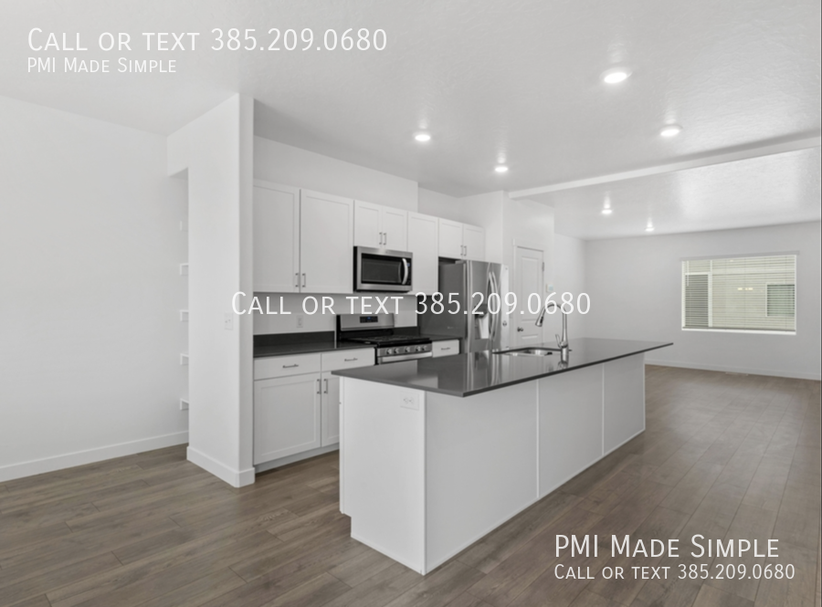 Move in Special! $200 Grocery gift card with $250 off 1st months rent! property image