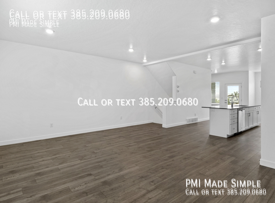 Move in Special! $200 Grocery gift card with $250 off 1st months rent! property image