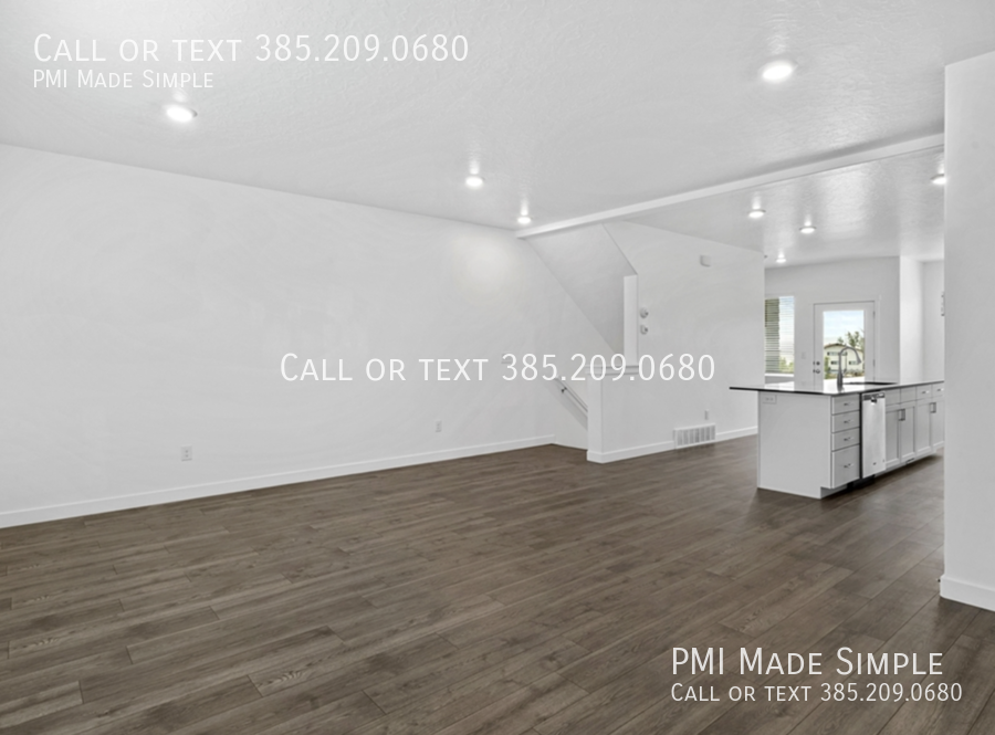Move in Special! $200 Grocery gift card with $250 off 1st months rent! property image