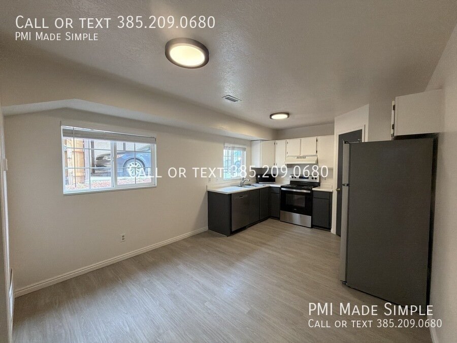 $250 Move In Discount! Completely Updated  3-Bed Townhome | Huge Green Park area property image