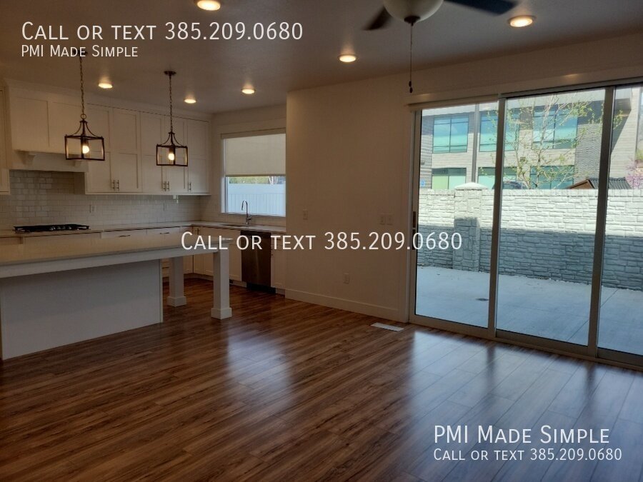 Magnificent 4 Bed Townhome in Highland! property image