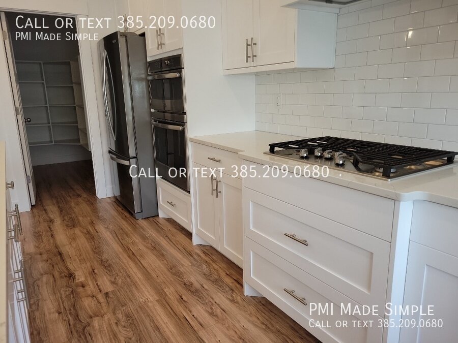 Magnificent 4 Bed Townhome in Highland! property image