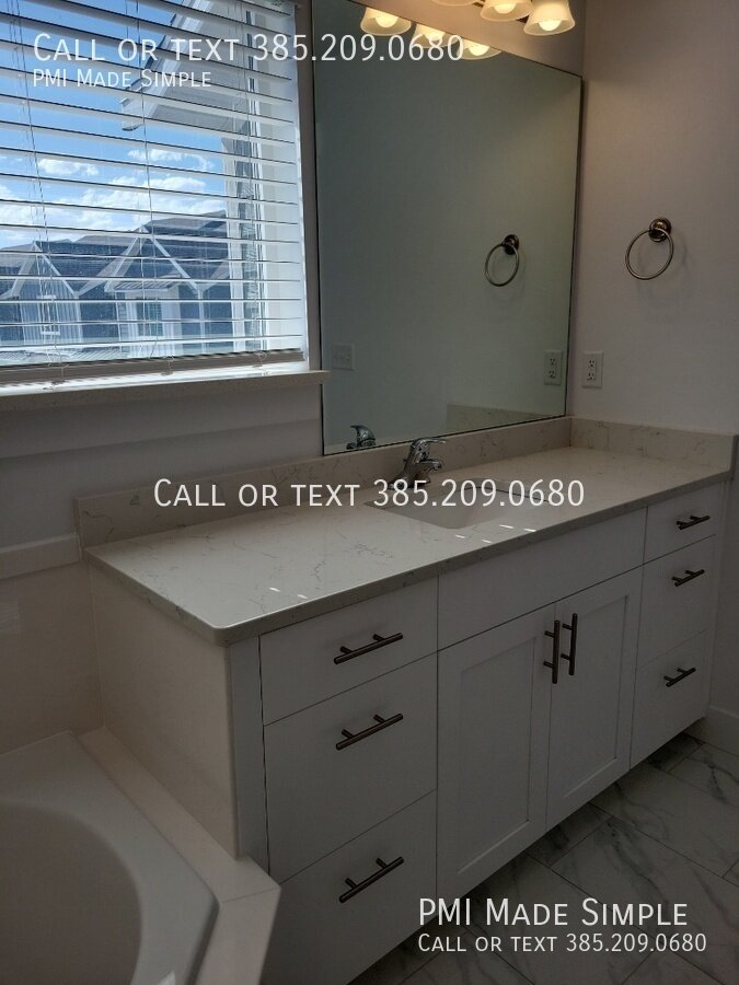 Magnificent 4 Bed Townhome in Highland! property image