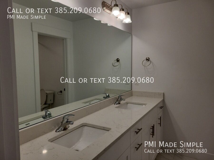 Magnificent 4 Bed Townhome in Highland! property image