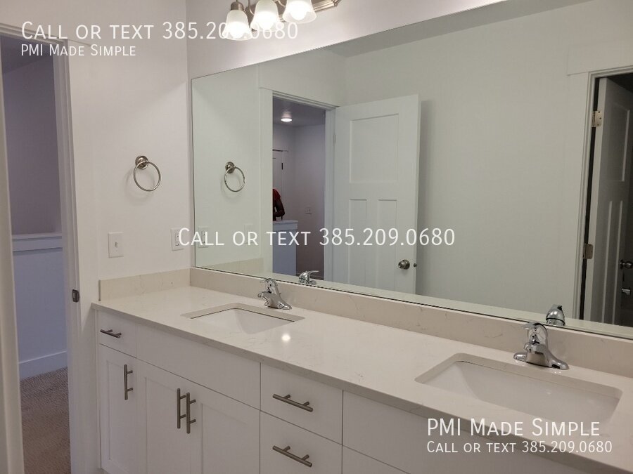 Magnificent 4 Bed Townhome in Highland! property image