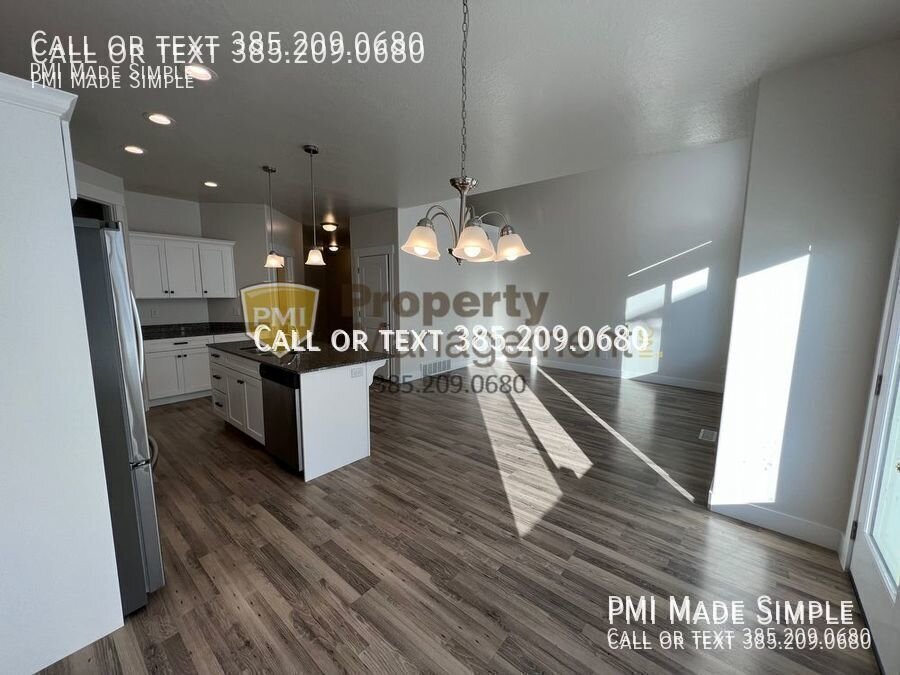 GORGEOUS & SPACIOUS Vineyard Townhome property image