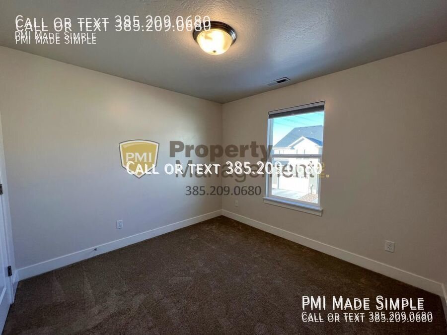 GORGEOUS & SPACIOUS Vineyard Townhome property image